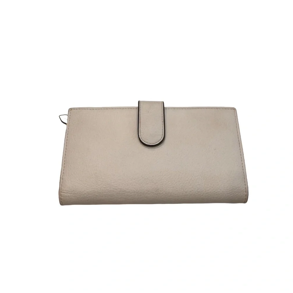 ANTONIO MILANI Women’s White leather long bifold snap close wallet